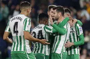 关于加的斯主场击败对手，取得宝贵三分！的信息