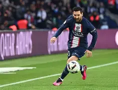 包含巴黎圣日耳曼队争辩杯赛资格，积极备战的词条