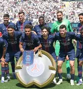 包含巴黎圣日耳曼队争辩杯赛资格，积极备战的词条