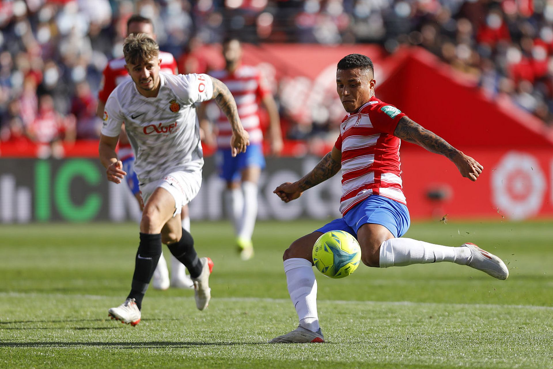 比利亚雷亚尔客场击败对手，终结客场颓势(比利亚雷亚尔最近战绩)