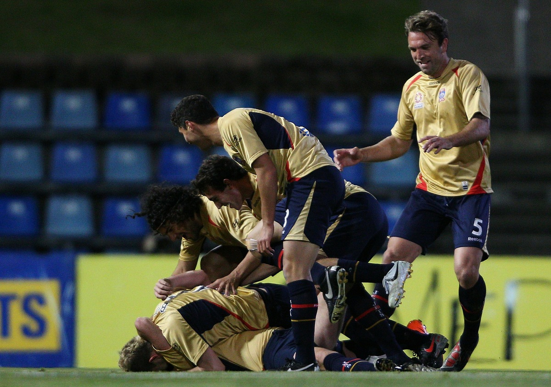 沃尔夫斯堡球队备战关键比赛，全队蓄势待发寻求突破的简单介绍