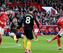 包含纽卡斯尔主场逼平布莱顿，保级形势略显乐观的词条