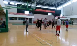 相持不下，比赛过程异常激烈士气高昂的简单介绍