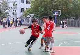 高手云集!赛场上挑战和对抗不断上演什么意思